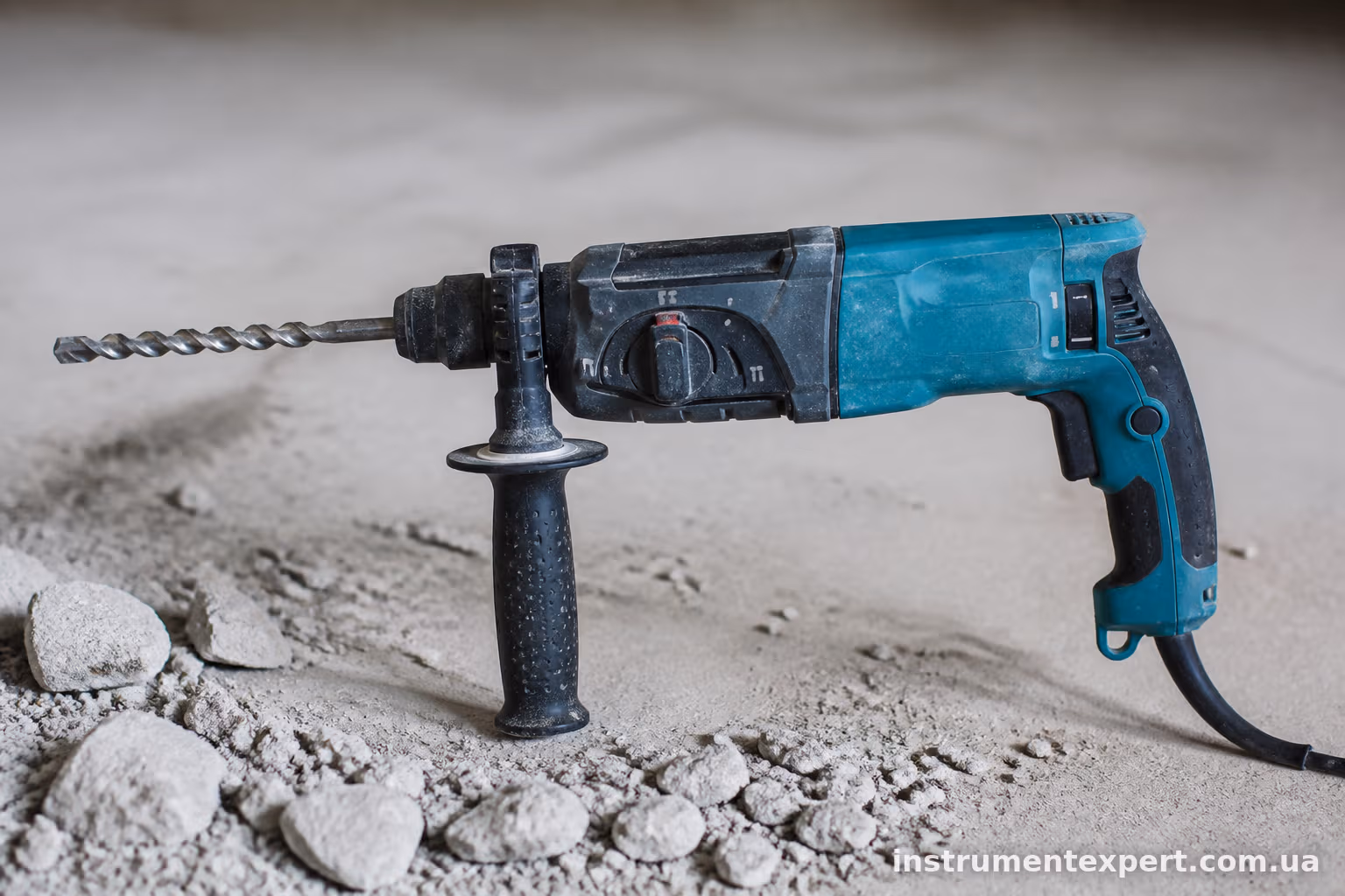 Перфоратор Makita HR2470: огляд, режими та типові несправності